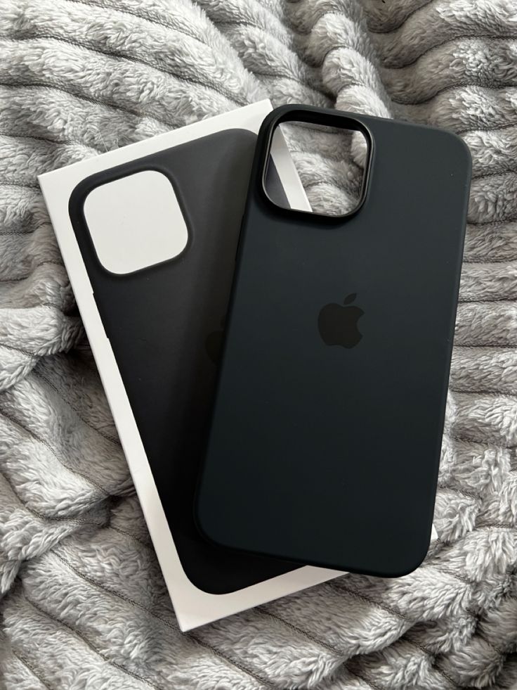 Original Silicone Case with MagSafe