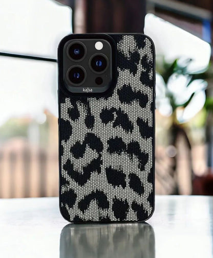 Kajsa Premium Wild Back Case  (iPhone 15 series)