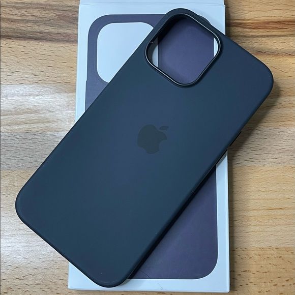 Original Silicone Case with MagSafe